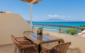 Paradise Elegant Beach Apartments, By Zantewize